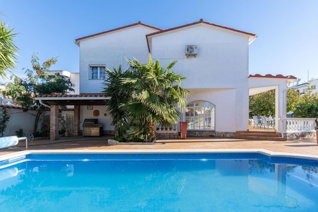 Sm21-Gran Casa De Vacaciones En La Playa, 4 Habitaciones, Climatizada, Piscina, Barbacoa Y Wifi Empuriabrava Exterior foto